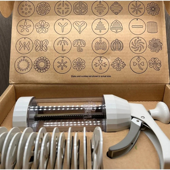 The Pampered Chef 1525 Cookie Press w/ 16-Piece Discs Complete Set - Picture 4 of 6